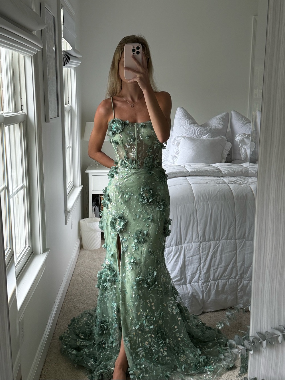 Brand New Elegant Green Floral Appliqué Evening Dress